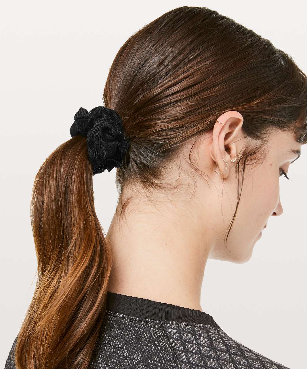 Lululemon - Uplifting Scrunchie
