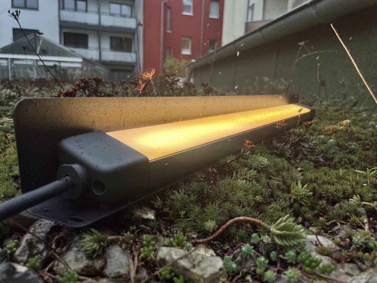 Philips Hue - Hue Amarant Outdoor Light Bar