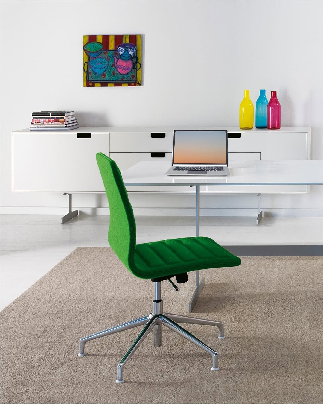 Ergonomic Minimalist Chair 2