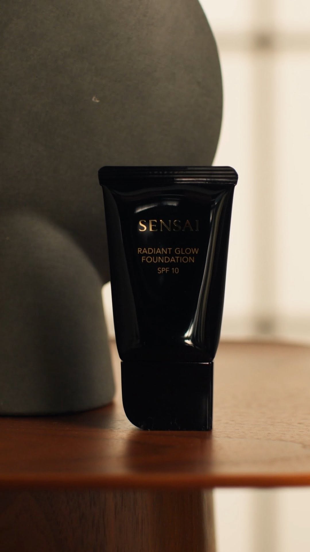 Radiant Finish Foundation 4