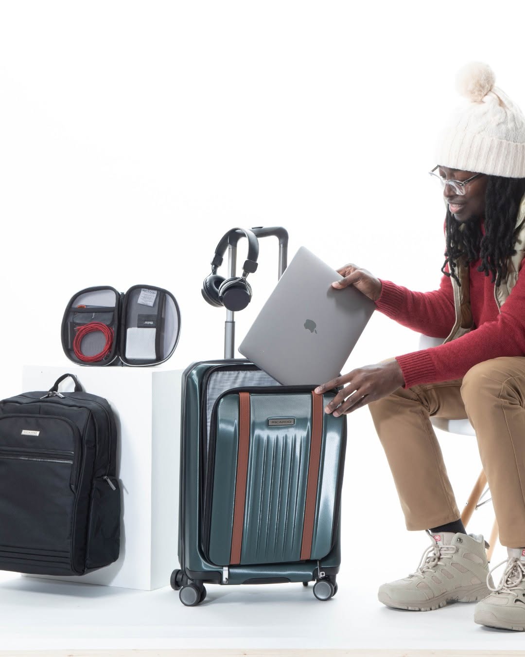 Smart & Connected Hardside Luggage 2