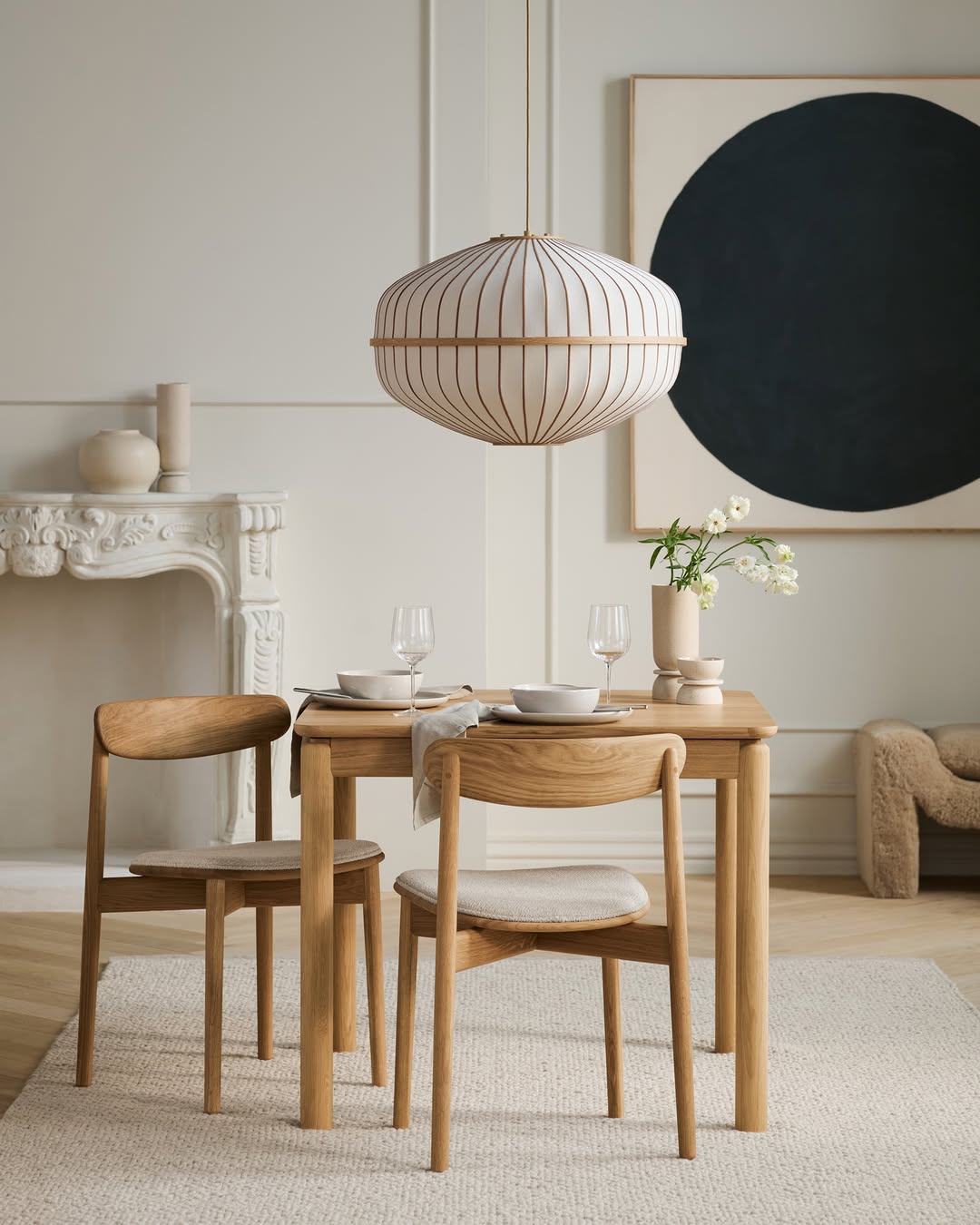 Extendable & Compact Table 1